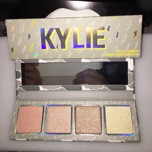 kylie highlighter palette
